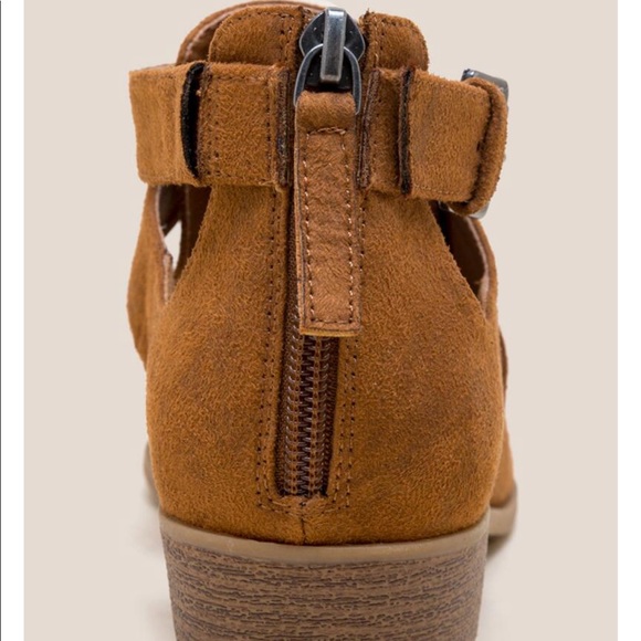 Women’s Indigo Rd. Blue Chopout Ankle Bootie - Picture 2 of 7